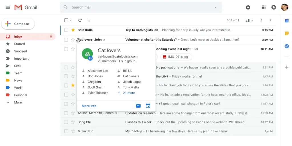 نمایی از صفحه اصلی جیمیل است که گروهی با نام «Cat lovers» (علاقه‌مندان به گربه‌ها) انتخاب شده و پنجره‌ای پاپ‌آپ باز شده است که اعضای گروه و آدرس ایمیل آن را نشان می‌دهد.
در این پنجره اطلاعات تماس ۲۹ عضو گروه نمایان است و نشان می‌دهد که ایمیل گروهی به آدرس cat-lovers@catologists.com شامل زیرگروه‌ها و اعضای فعال است؛ 