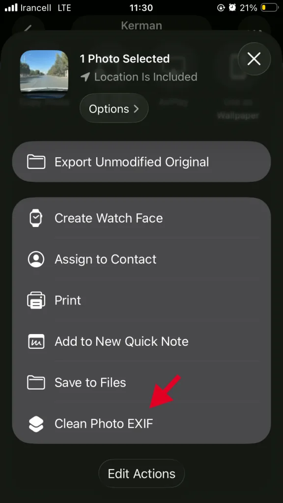 با انتخاب share گزینه‌ای به نام «Clean Photo EXIF» ظاهر می شود که باعث ساخته شدن نسخه ی جدید از تصویر بدون متادیتا است.